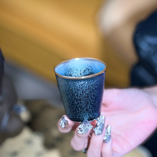 全手工薄胎油滴杯板指杯高端品茗杯對杯A tea cup with a thin tire is full of oil droplets and full of glaze.