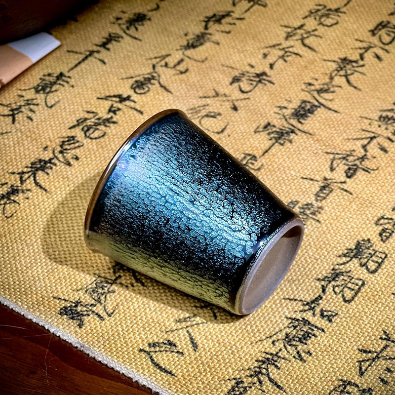 全手工薄胎油滴杯板指杯高端品茗杯對杯A tea cup with a thin tire is full of oil droplets and full of glaze.