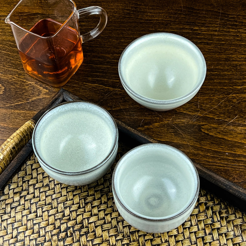 高鐵礦燒製龜甲自然冰裂開片主人杯茶杯品茗杯 Fired tortoise shell with high iron ore naturally cracked ice, master cup, tea cup and tea cup.